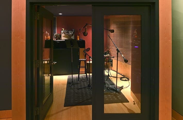 HauntedHollows Recording Studio SS710x468