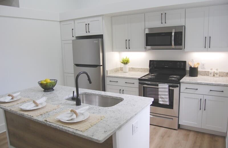 101 Avon Street Apartments 06