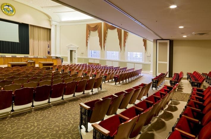 AlbCoOfcBldg Aud2 SS 710x468