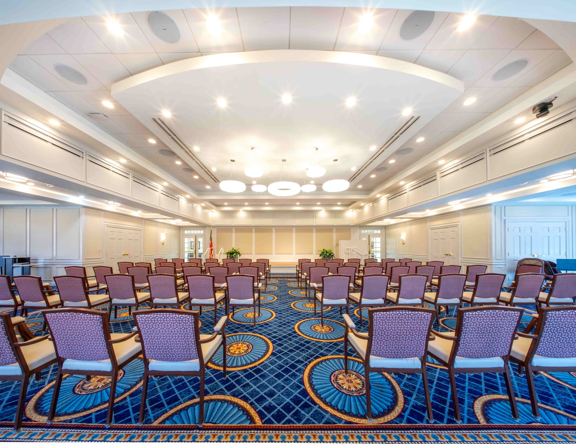 Colonnades Charlottesville SS 06