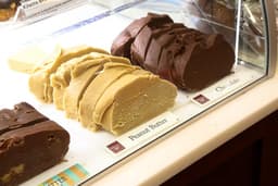 Kilwins-Charlottesville-by-Commercial-GC-Martin-Horn-14