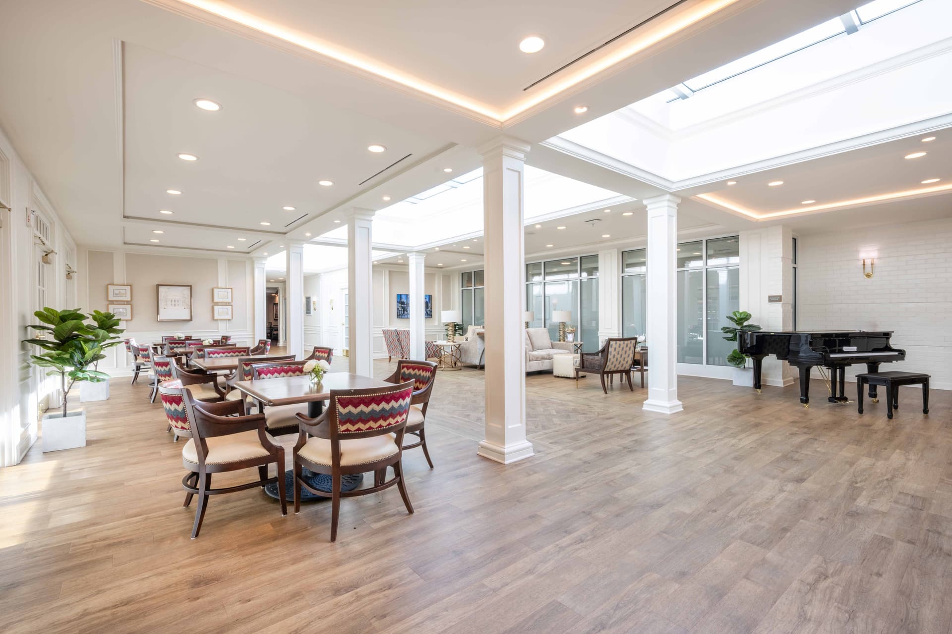 Colonnades Charlottesville SS 04